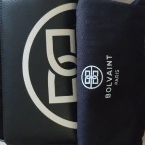 Bolvaint Woman's Zip Wallet NWT